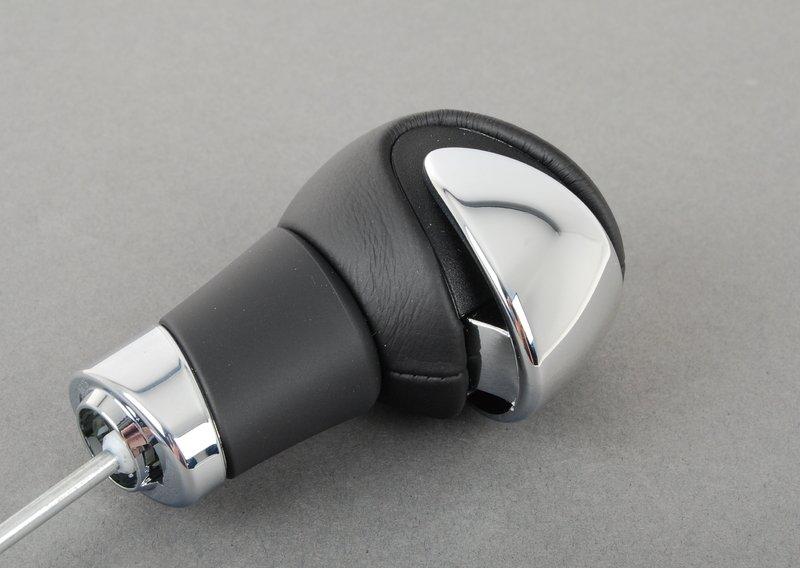 Ручка рычага управления. кожа