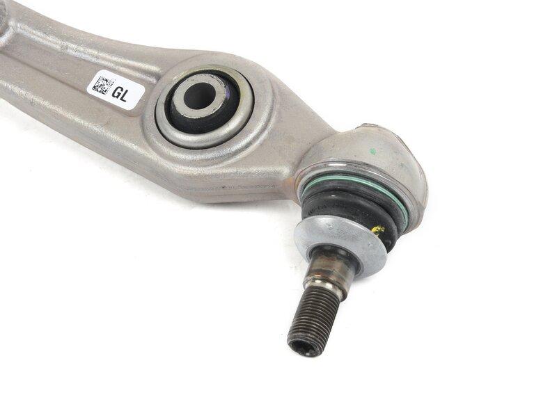 F95 рычаг поперечный левый