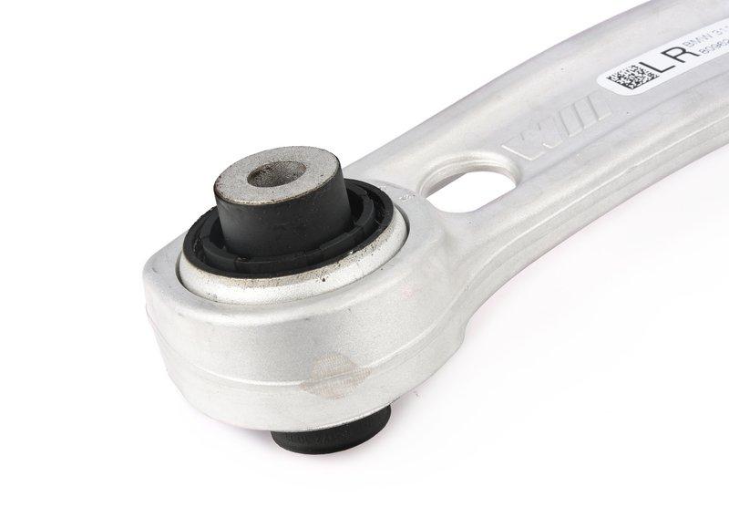 Нижн.попер.рычаг подв.с резиномет.шарн.П