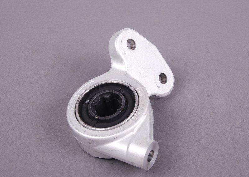 E46 Кронштейн попереч.рыч.с резиномет.шар.Л