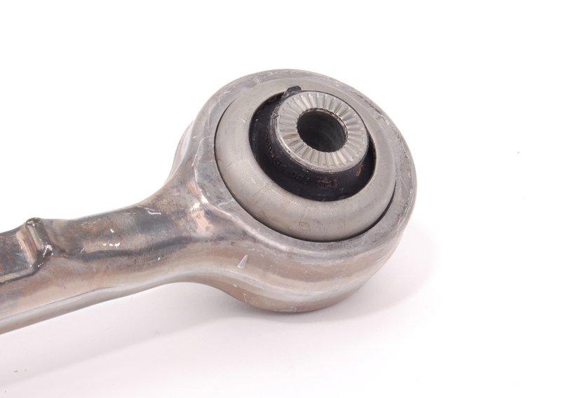 F20/F30 рычаг правый поперечный