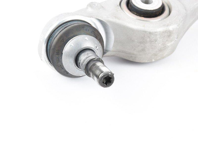 Нижн.попер.рычаг подв.с резиномет.шарн.Л