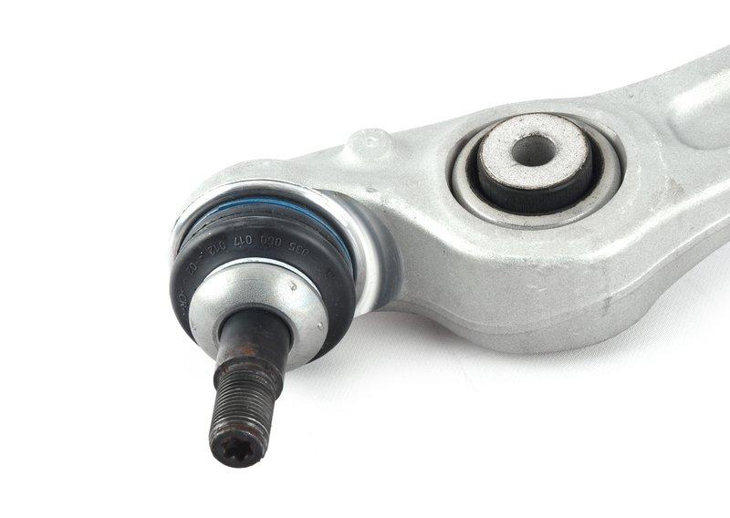 Нижн.попер.рычаг подв.с резиномет.шарн.П