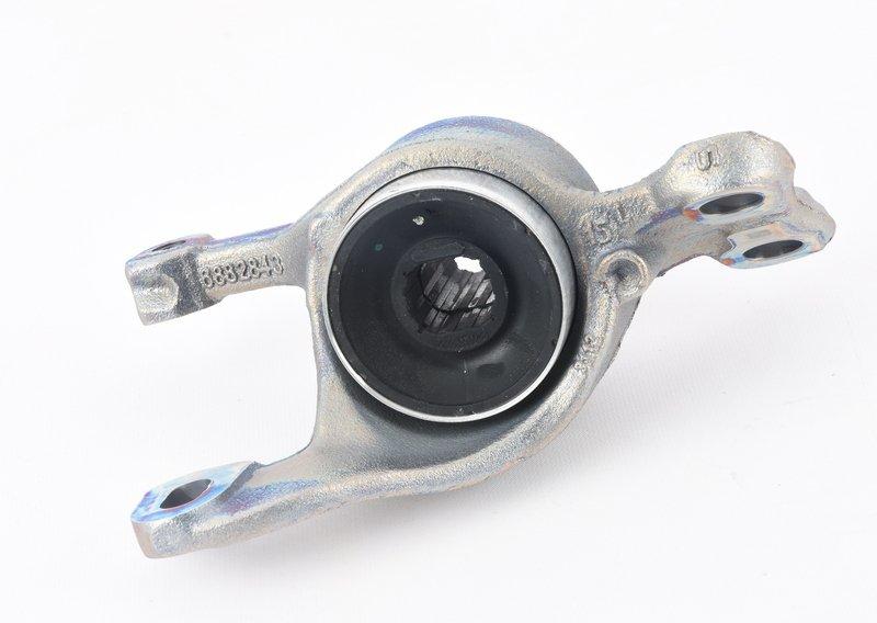 Крепл.попер.рычага подвески с гидрооп.Л