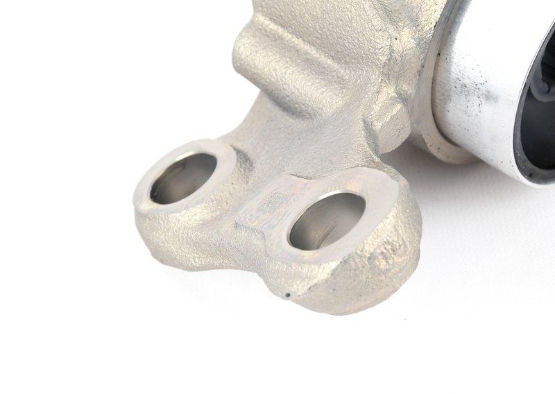 Кронштейн попер.рыч.подвески с гидрооп.П