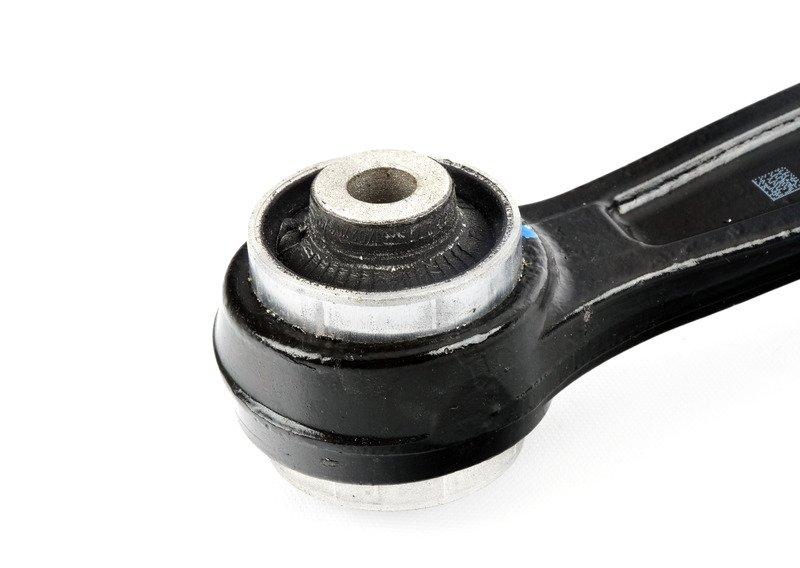 F85 поперечный рычаг пер R F85/86