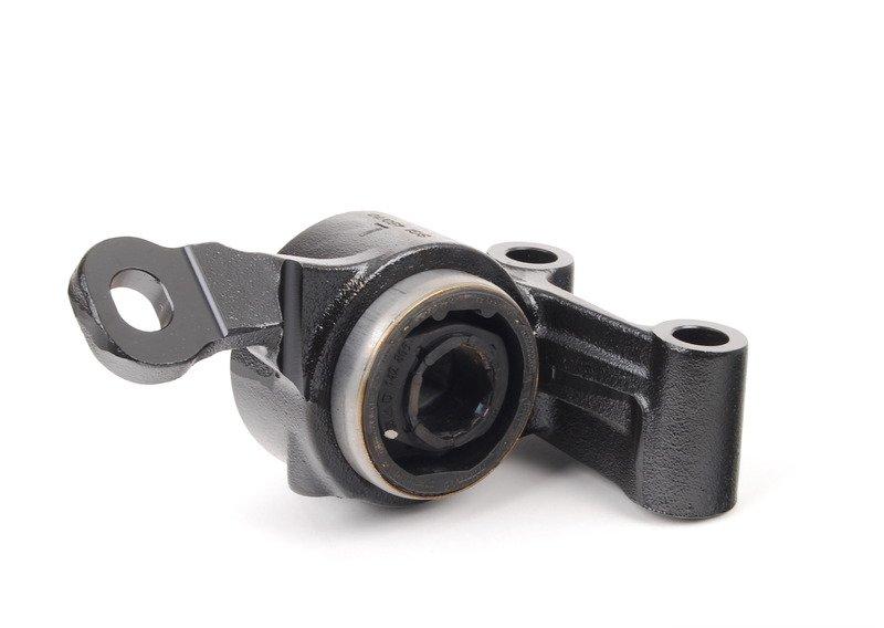 R60 сайлентблок переднего рычага левый