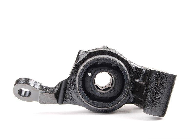 R60 сайлентблок переднего рычага правый