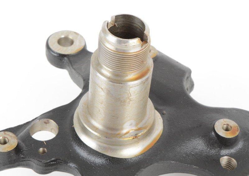 Поворотный кулак Л