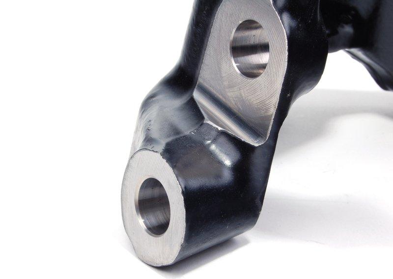 Поворотный кулак Л