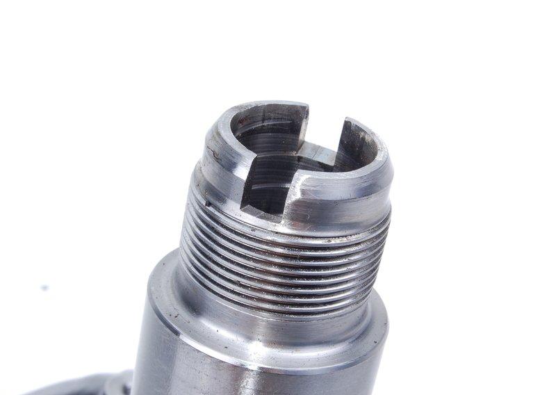 Поворотный кулак Л