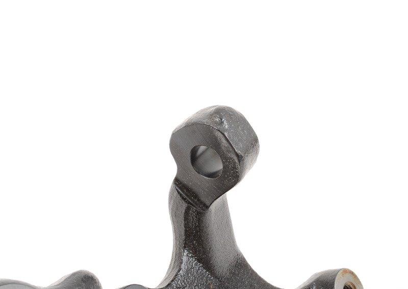 Поворотный кулак Л