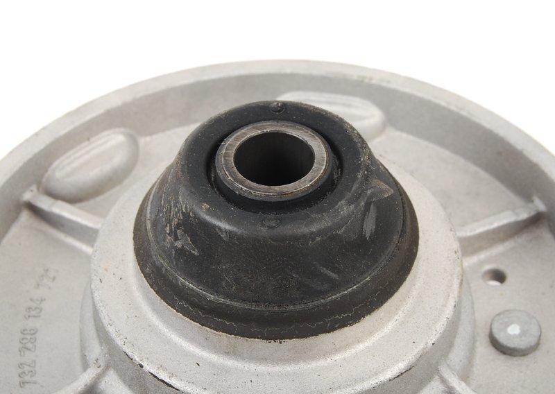 Верхняя опора амортизационной стойки