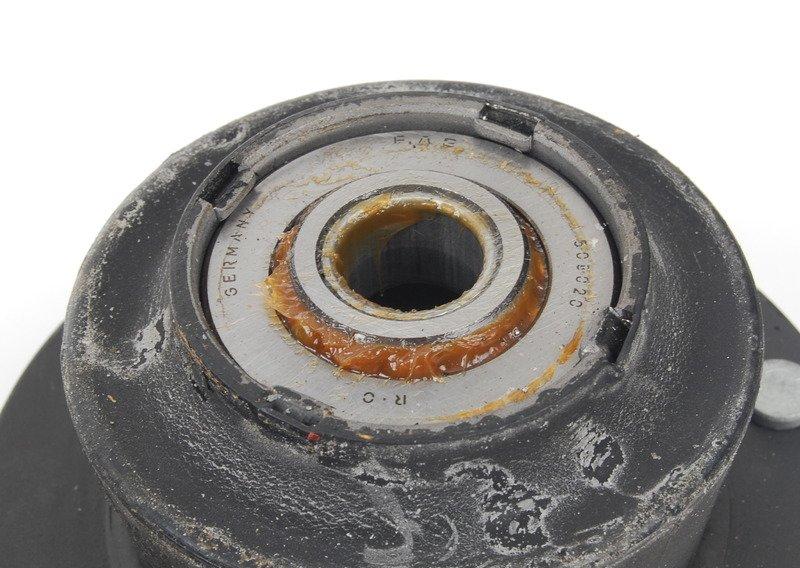 Верхняя опора амортизационной стойки