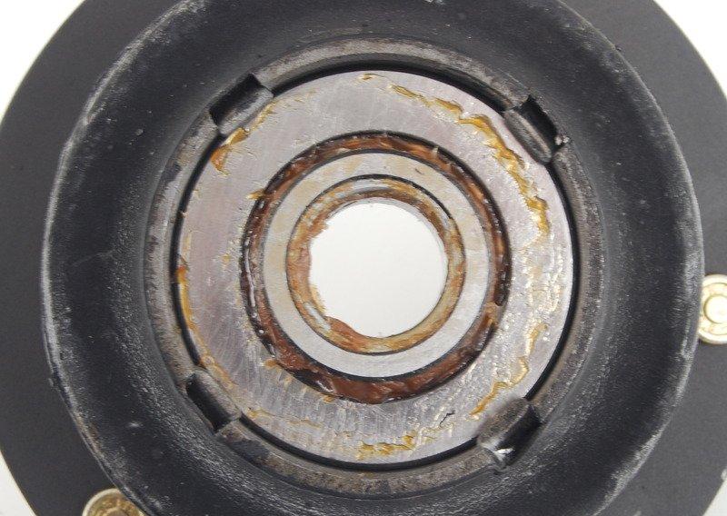 Верхняя опора амортизационной стойки