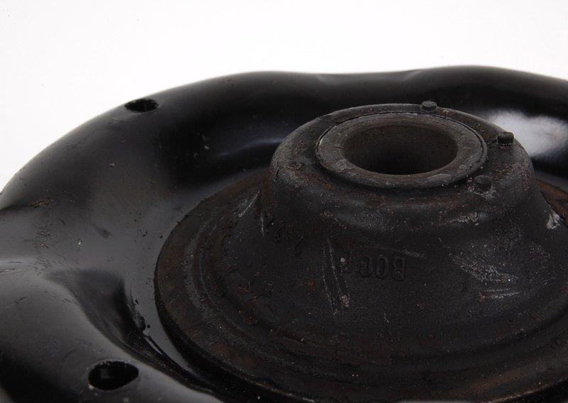 Верхняя опора амортизационной стойки