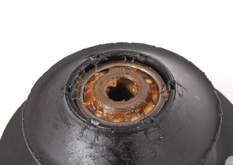 Верхняя опора амортизационной стойки