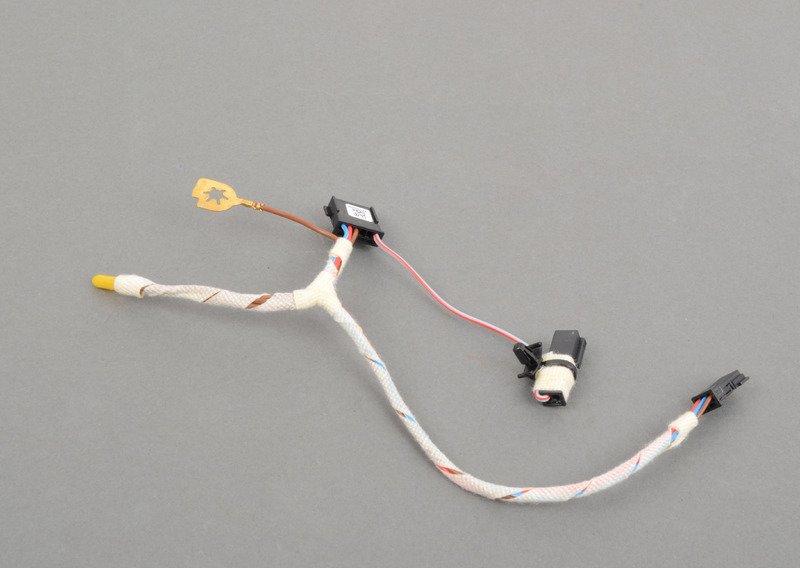 F57/F54/F60/F55/F56 Соединительный провод рулевого колеса