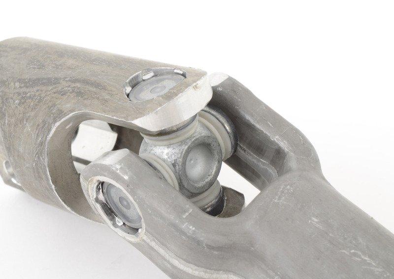 Карданный шарнир с крестовиной