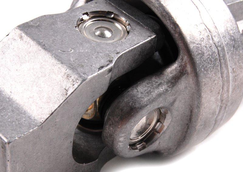 Карданный шарнир с крестовиной