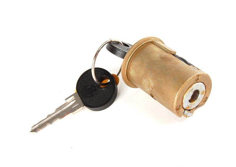 Цилиндр замка с ключом