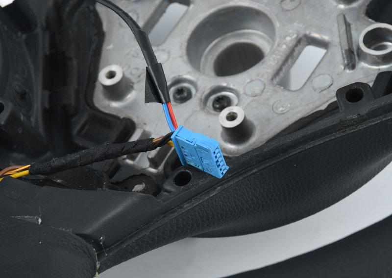 Спортивное рулевое колесо с НПБ кожа