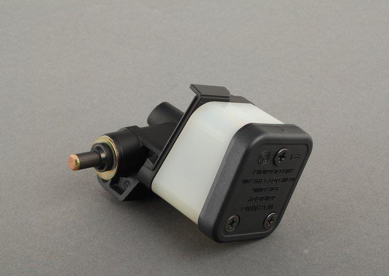 Цилиндр с поршнем