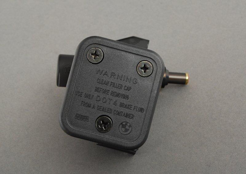 Цилиндр с поршнем