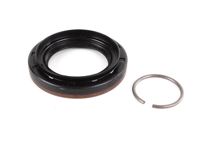 Сальник со стопорным кольцом