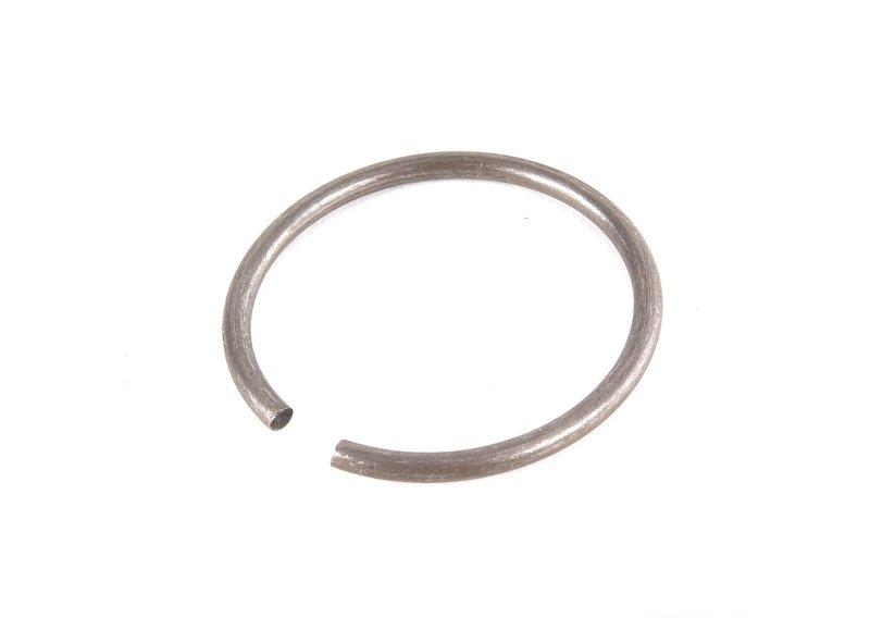 Сальник со стопорным кольцом