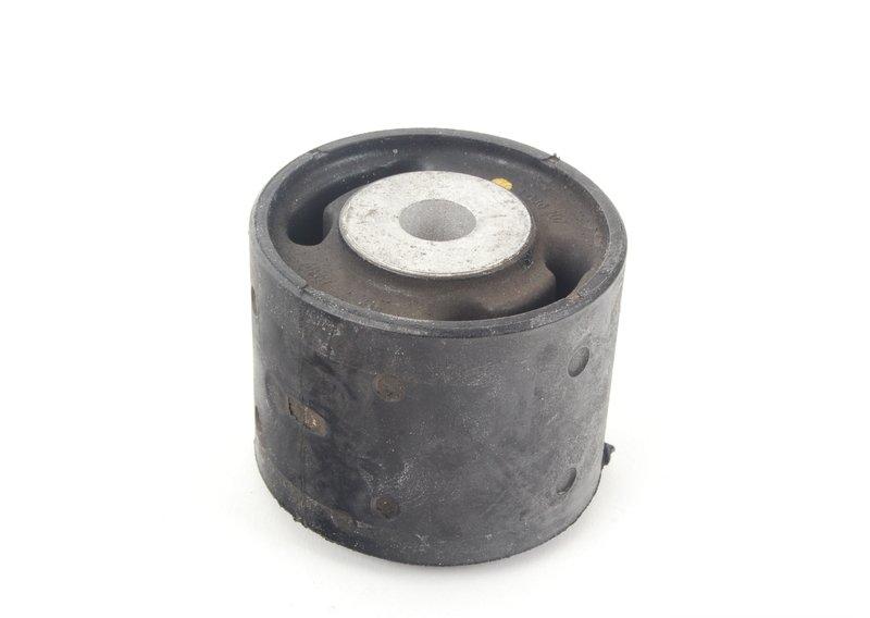 E53 задний сайлентблок подрамника