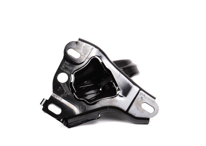 Кронштейн продольного рычага Л