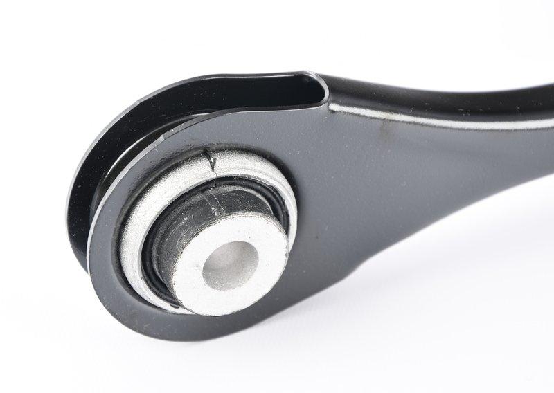 Рычаг контр.схождения с резином.шарн.П