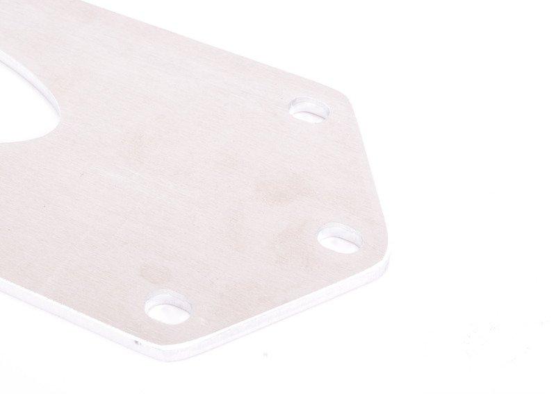 Кронштейн соединительный усиления кузова