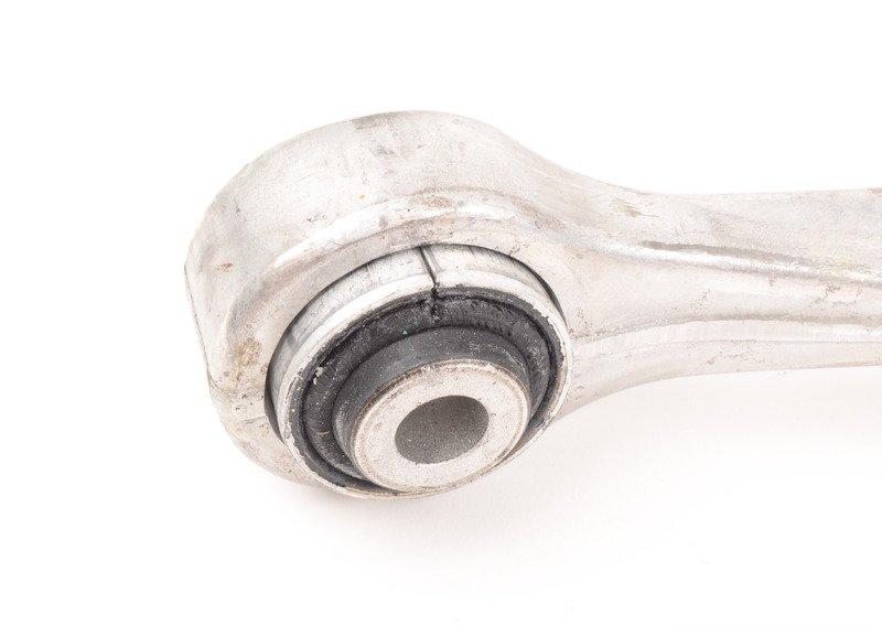 F87/F80/F82 Поп.рычаг подвески с резиномет.шарн.Вх