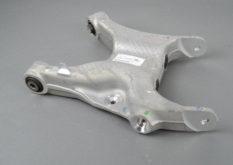 F15/E70 задний H-образный рычаг правый