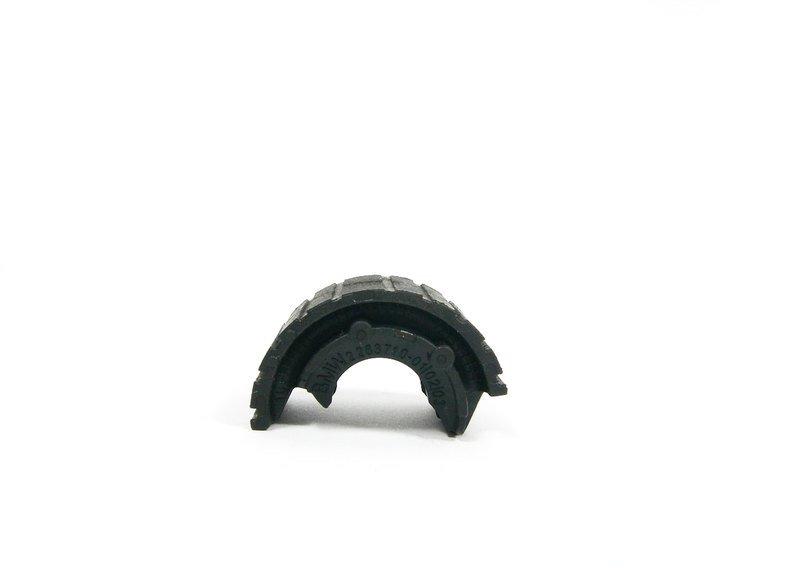 E90 / E92 / E82 / E90 LCI  Резиномет. шарнир стабилизатора. верхн. ч