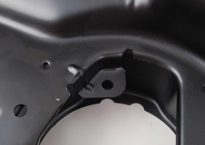 E31/E34 кожух переднего тормозного диска левый