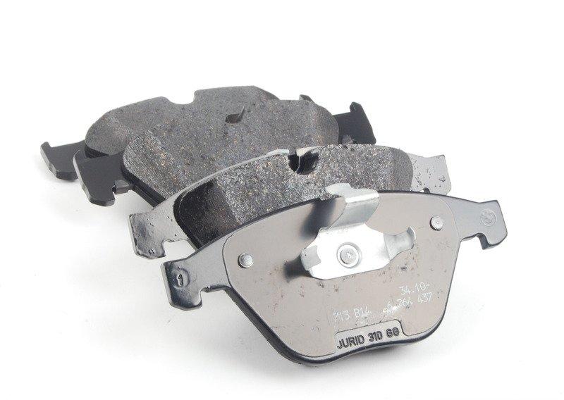 E60 передний комплект колодок и датчика