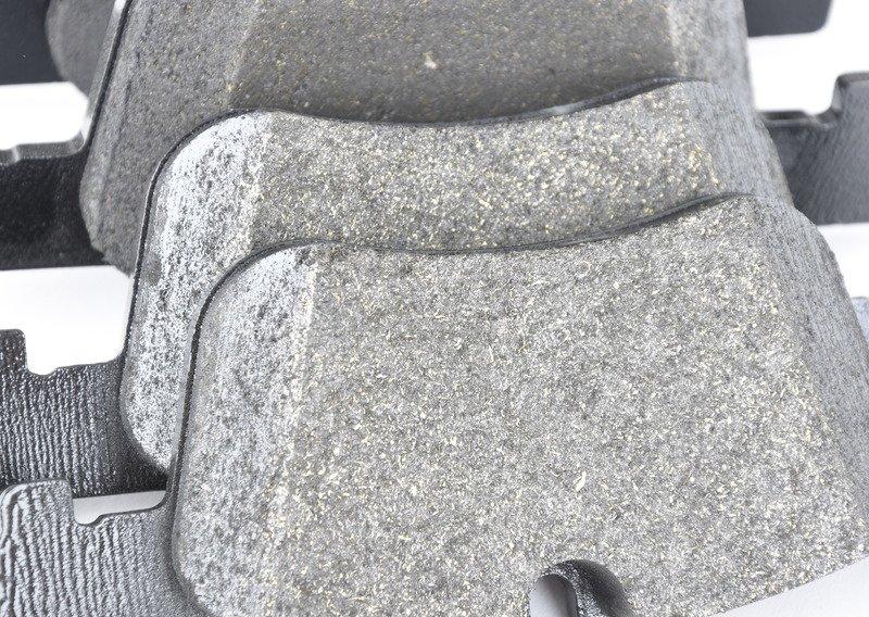 F30 колодки передние