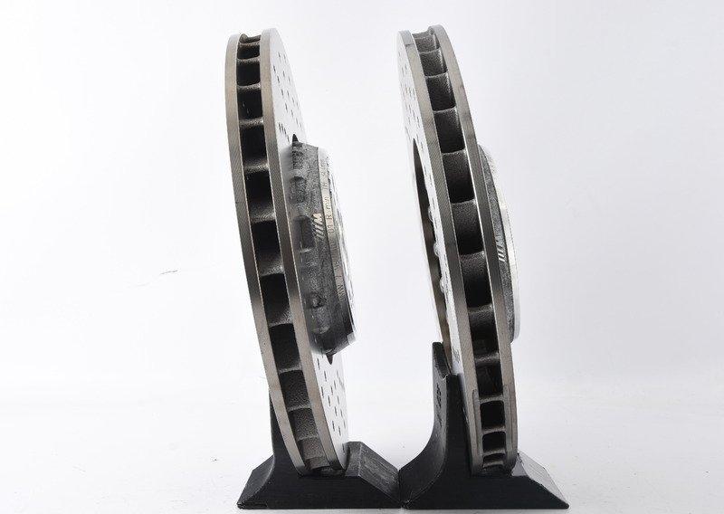 F90 тормозной диск передний левый