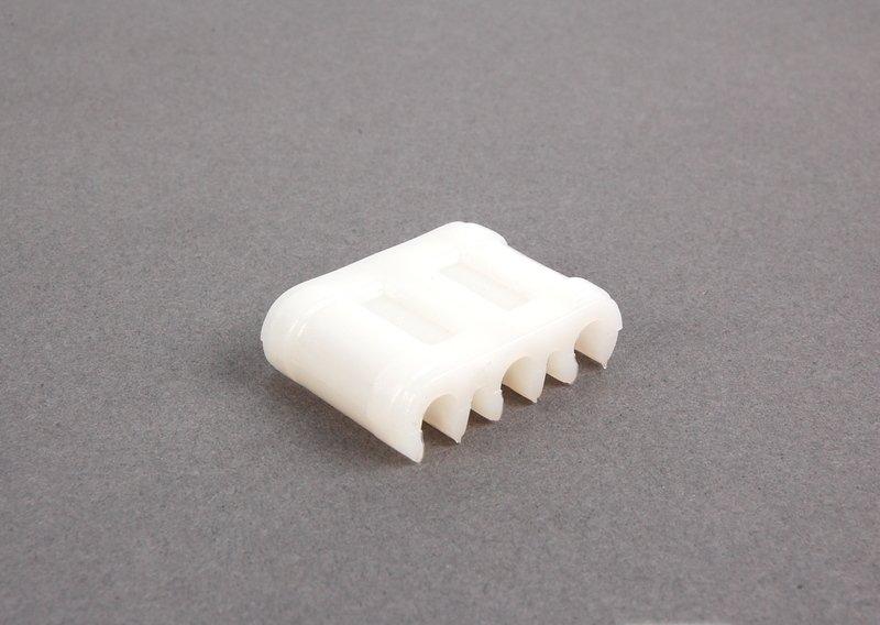 Держатель трубопровода тормоз.привода