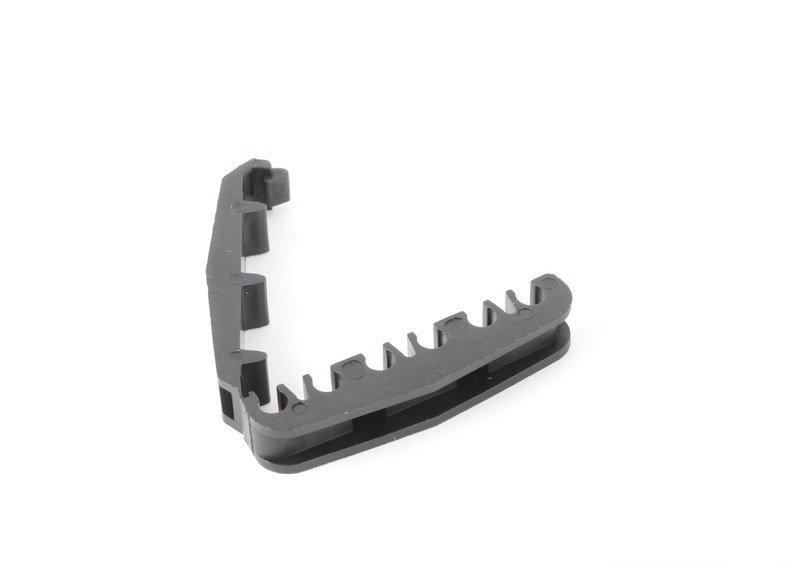 Держатель трубопровода тормоз.привода