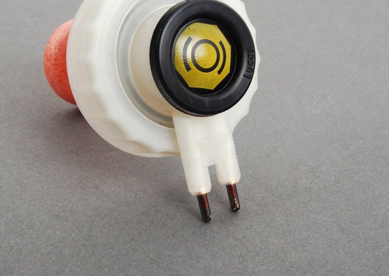 Запорный механизм с выключат.сигн.лампы