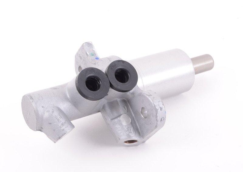 F10 Главный тормозной цилиндр