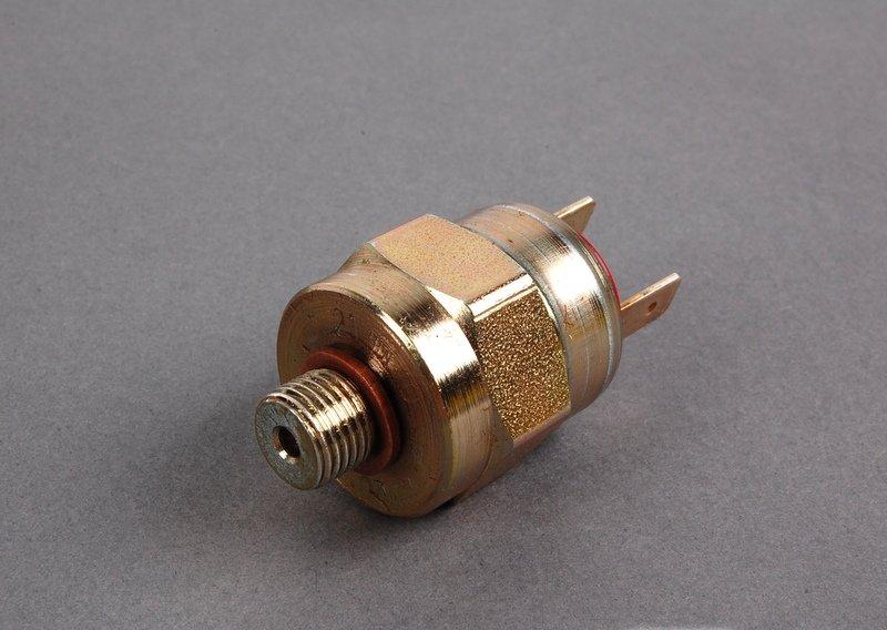 Выключатель индикатора давления масла