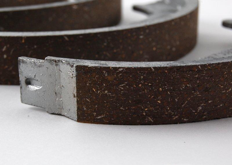 Ремкомплект тормозной колодки безасбест.