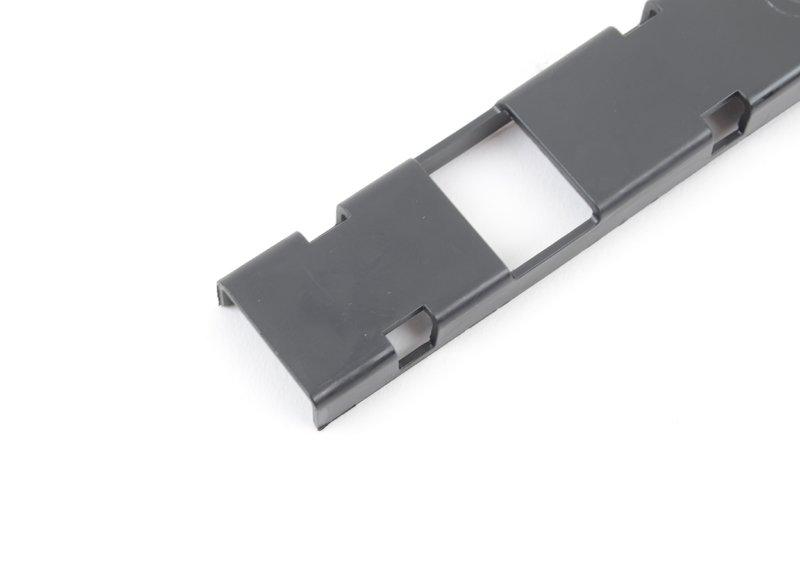 Крышка держателя трубопровода