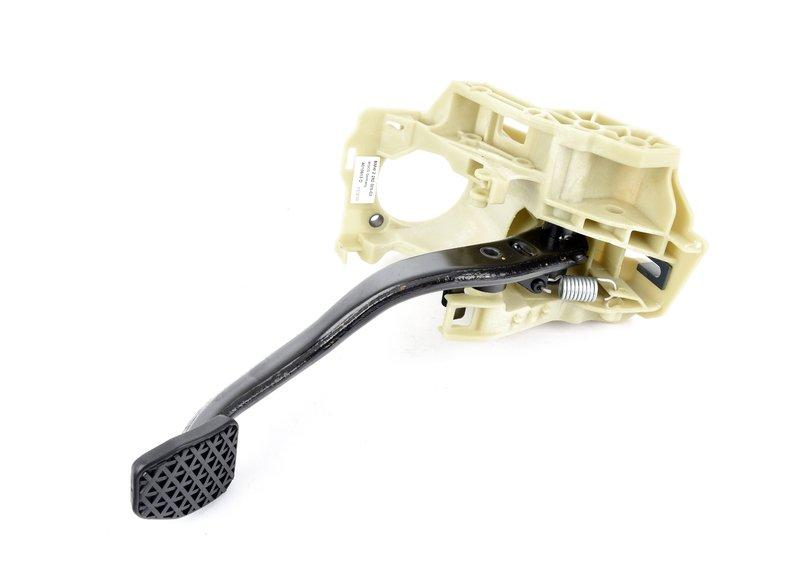 Педальный механизм с педалью тормоза