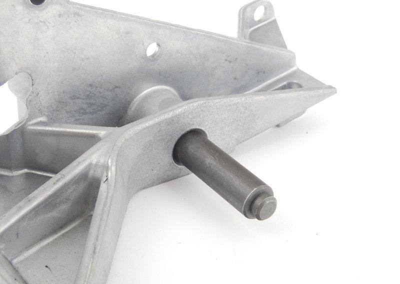 Опорный кронштейн педального механизма